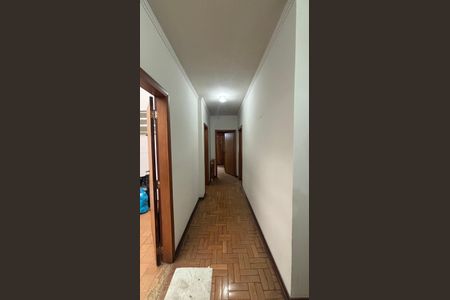 Casa à venda com 283m², 3 quartos e 5 vagasCorredor