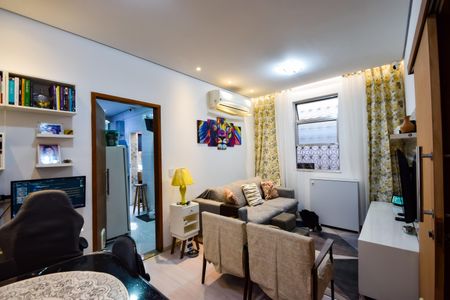 Sala de casa de condomínio à venda com 1 quarto, 42m² em Higienópolis, Rio de Janeiro