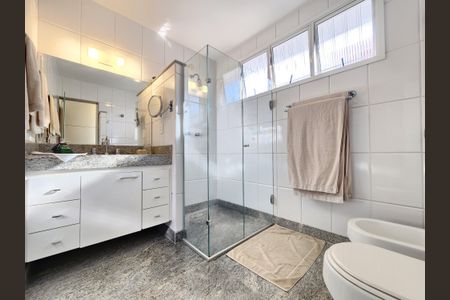 Casa à venda com 193m², 3 quartos e 4 vagas Casa à venda com 193m², 3 quartos e 4 vagasBanheiro da Suíte