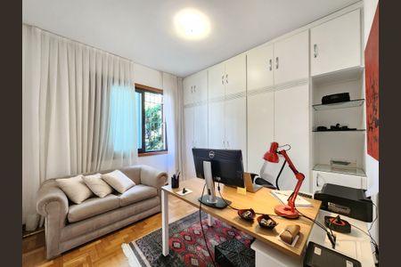 Casa à venda com 193m², 3 quartos e 4 vagas Casa à venda com 193m², 3 quartos e 4 vagasQuarto