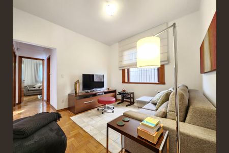 Casa à venda com 193m², 3 quartos e 4 vagas Casa à venda com 193m², 3 quartos e 4 vagasSala TV