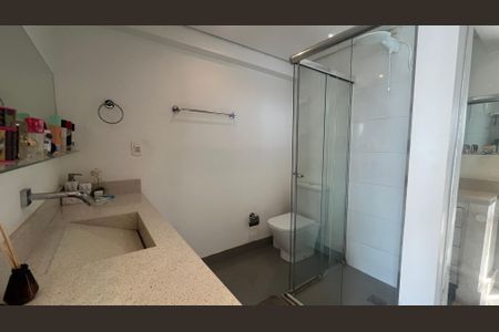 Apartamento à venda com 57m², 1 quarto e 1 vaga Apartamento à venda com 57m², 1 quarto e 1 vagaBanheiro da Suíte