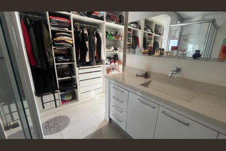 Apartamento à venda com 57m², 1 quarto e 1 vaga Apartamento à venda com 57m², 1 quarto e 1 vagaCloset da Suíte