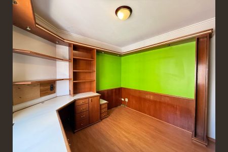 Apartamento à venda com 147m², 3 quartos e 2 vagas Apartamento à venda com 147m², 3 quartos e 2 vagasEscritório