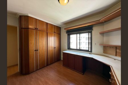 Apartamento à venda com 147m², 3 quartos e 2 vagas Apartamento à venda com 147m², 3 quartos e 2 vagasEscritório
