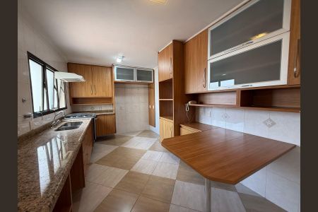 Apartamento à venda com 147m², 3 quartos e 2 vagas Apartamento à venda com 147m², 3 quartos e 2 vagasCozinha