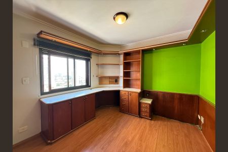 Apartamento à venda com 147m², 3 quartos e 2 vagas Apartamento à venda com 147m², 3 quartos e 2 vagasEscritório
