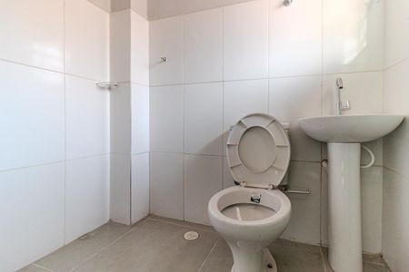 Banheiro de casa de condomínio para alugar com 1 quarto, 50m² em Higienópolis, São Paulo