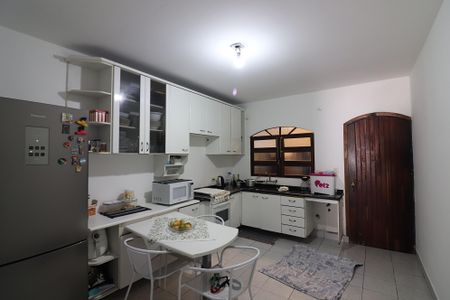 Casa à venda com 300m², 3 quartos e 4 vagasCozinha casa 2