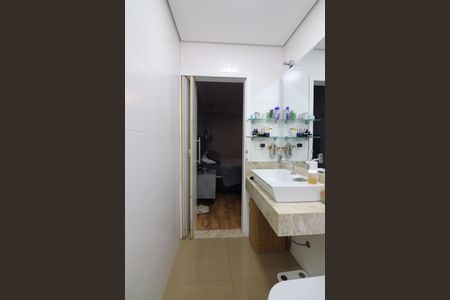 Casa à venda com 300m², 3 quartos e 4 vagasQuarto 3 - Suíte Banheiro