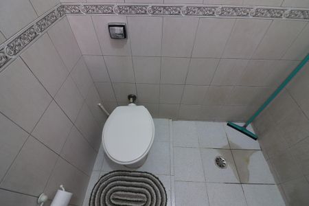 Casa à venda com 300m², 3 quartos e 4 vagasBanheiro 2 casa 2