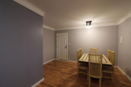 Casa à venda com 300m², 3 quartos e 4 vagasSala