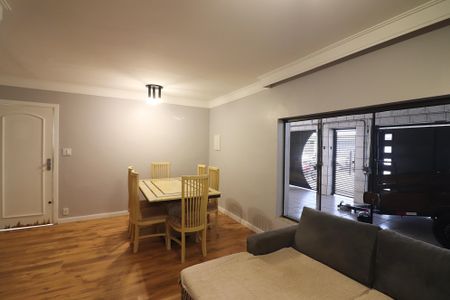 Casa à venda com 300m², 3 quartos e 4 vagasSala