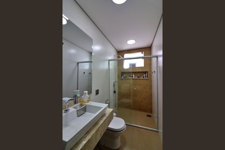 Casa à venda com 300m², 3 quartos e 4 vagasQuarto 3 - Suíte Banheiro