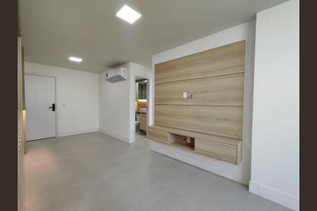 Apartamento à venda com 81m², 2 quartos e 1 vaga Apartamento à venda com 81m², 2 quartos e 1 vagaSala