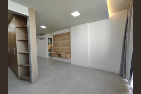 Apartamento à venda com 81m², 2 quartos e 1 vaga Apartamento à venda com 81m², 2 quartos e 1 vagaVaranda
