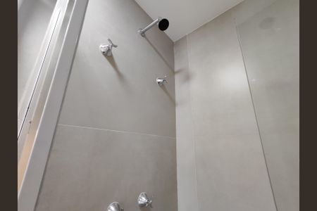 Apartamento à venda com 81m², 2 quartos e 1 vaga Apartamento à venda com 81m², 2 quartos e 1 vagaBanheiro da Suíte