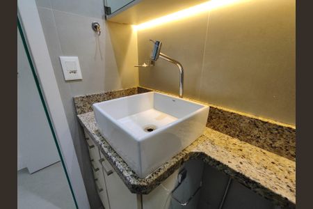 Apartamento à venda com 81m², 2 quartos e 1 vaga Apartamento à venda com 81m², 2 quartos e 1 vagaBanheiro da Suíte