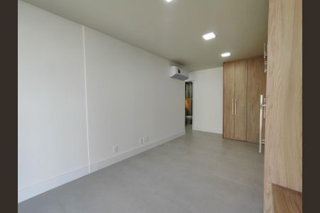 Apartamento à venda com 81m², 2 quartos e 1 vaga Apartamento à venda com 81m², 2 quartos e 1 vagaSuíte