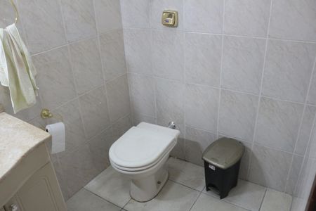 Casa para alugar com 214m², 3 quartos e 5 vagasBanheiro