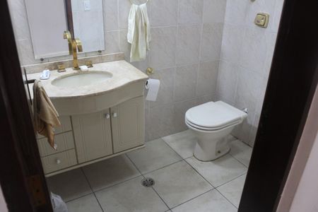 Casa para alugar com 214m², 3 quartos e 5 vagasBanheiro