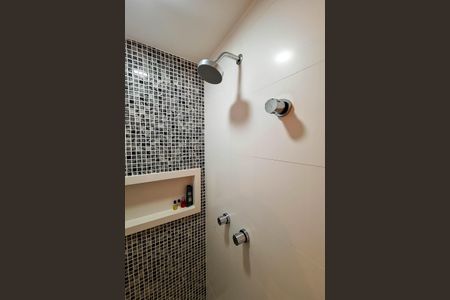 Apartamento à venda com 84m², 2 quartos e 1 vaga Apartamento à venda com 84m², 2 quartos e 1 vagaBanheiro