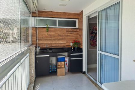 Apartamento à venda com 84m², 2 quartos e 1 vaga Apartamento à venda com 84m², 2 quartos e 1 vagaVaranda da Sala