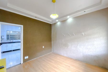 Casa para alugar com 69m², 2 quartos e sem vaga Casa para alugar com 69m², 2 quartos e sem vagaSala