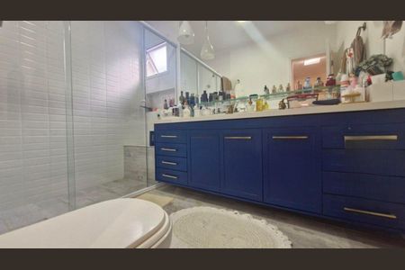 Casa de condomínio à venda com 267m², 3 quartos e 3 vagas