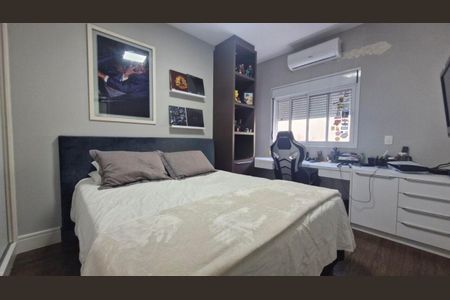 Casa de condomínio à venda com 267m², 3 quartos e 3 vagas