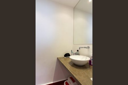 Lavabo de apartamento para alugar com 3 quartos, 158m² em Itaim Bibi, São Paulo