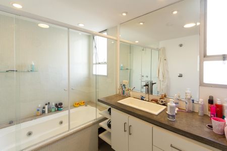 Apartamento à venda com 158m², 3 quartos e 1 vagaBanheiro da Suíte