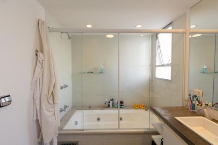 Apartamento à venda com 158m², 3 quartos e 1 vagaBanheiro da Suíte