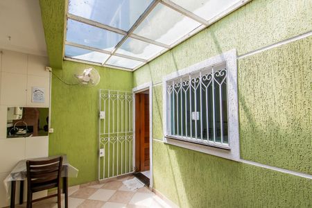 Casa à venda com 148m², 3 quartos e 4 vagas Casa à venda com 148m², 3 quartos e 4 vagasÁrea de Serviço