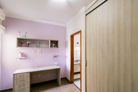 Casa à venda com 148m², 3 quartos e 4 vagas Casa à venda com 148m², 3 quartos e 4 vagasSuíte 2