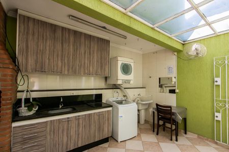 Casa à venda com 148m², 3 quartos e 4 vagas Casa à venda com 148m², 3 quartos e 4 vagasÁrea de Serviço