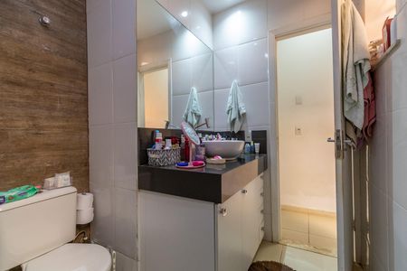 Apartamento à venda com 64m², 2 quartos e sem vaga Apartamento à venda com 64m², 2 quartos e sem vagaBanheiro