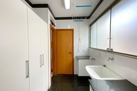 Apartamento à venda com 150m², 4 quartos e 4 vagas Apartamento à venda com 150m², 4 quartos e 4 vagasÁrea de Serviço