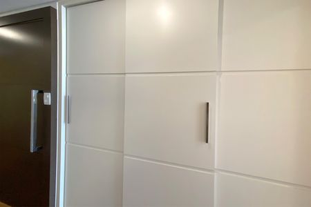 Apartamento à venda com 150m², 4 quartos e 4 vagas Apartamento à venda com 150m², 4 quartos e 4 vagasCorredor