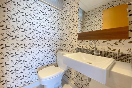 Apartamento à venda com 150m², 4 quartos e 4 vagas Apartamento à venda com 150m², 4 quartos e 4 vagasLavabo da Sala