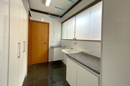 Apartamento à venda com 150m², 4 quartos e 4 vagas Apartamento à venda com 150m², 4 quartos e 4 vagasÁrea de Serviço
