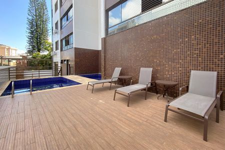 Apartamento à venda com 150m², 4 quartos e 4 vagas Apartamento à venda com 150m², 4 quartos e 4 vagasÁrea comum - Piscina