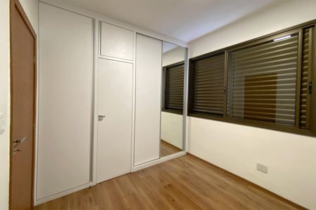 Apartamento à venda com 150m², 4 quartos e 4 vagas Apartamento à venda com 150m², 4 quartos e 4 vagasSuíte 2