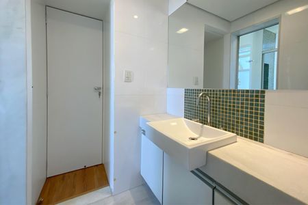 Apartamento à venda com 150m², 4 quartos e 4 vagas Apartamento à venda com 150m², 4 quartos e 4 vagasBanheiro das Semi suítes 1 e 2