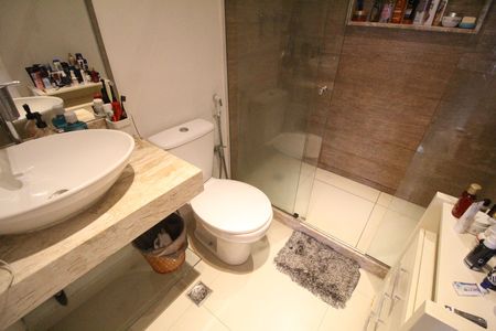 Apartamento à venda com 75m², 2 quartos e 1 vagaBanheiro social