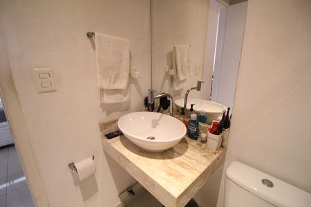 Apartamento à venda com 75m², 2 quartos e 1 vagaBanheiro social