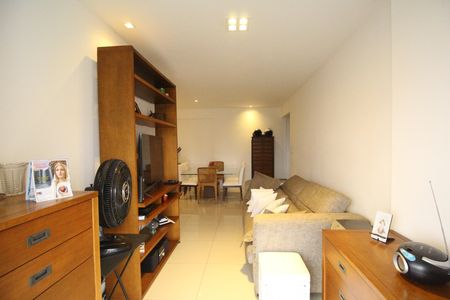 Apartamento à venda com 75m², 2 quartos e 1 vagaSala