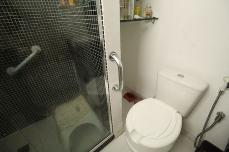 Apartamento à venda com 75m², 2 quartos e 1 vagaBanheiro da suíte