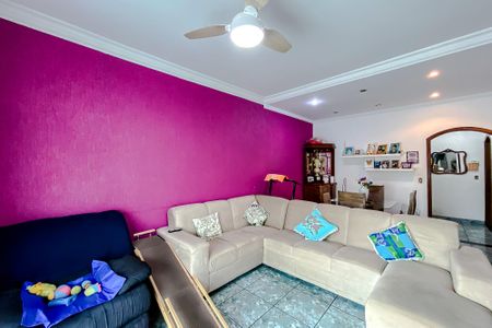 Casa à venda com 210m², 5 quartos e 5 vagasSala