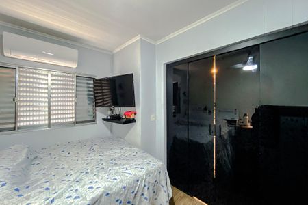 Casa à venda com 210m², 5 quartos e 5 vagasQuarto 2 (Casa 2)